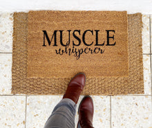 Load image into Gallery viewer, Kokosmatte &quot;Muscle whisperer&quot; Gift for Massage Therapist, Geschenkidee
